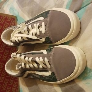 Brand New Vans flames sz10.5
